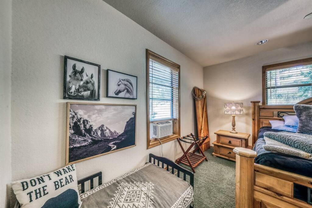 Perk Canyon Hidden Acres-Hot Tub-Gas Fireplace رويدوسو، نيومكسيكو المظهر الخارجي الصورة